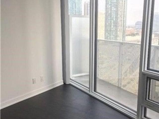 1807 - 100 Harbour St