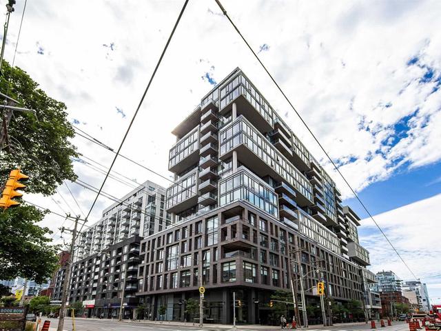 718 - 111 Bathurst St