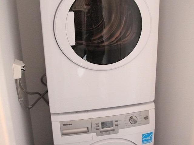 1004 - 1030 King St W