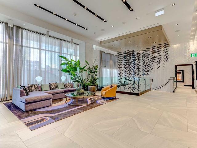 705 - 1 Edgewater Dr