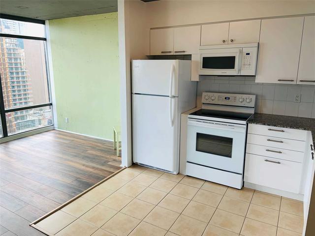 2002 - 22 Wellesley St E