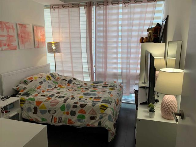 2410 - 15 Grenville St