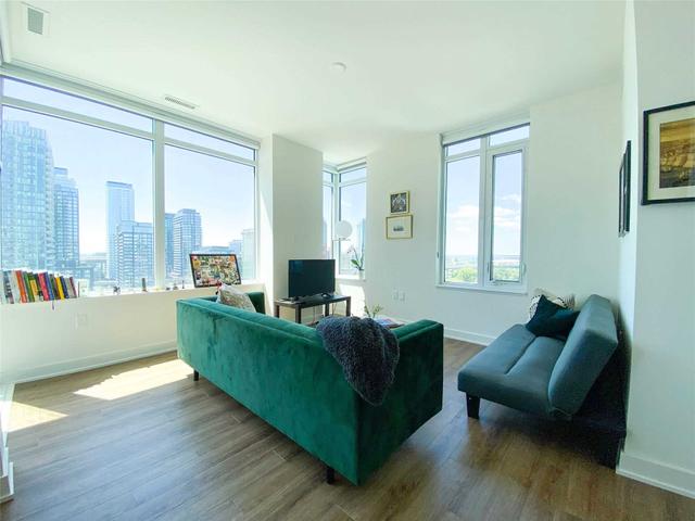 1107 - 576 Front St W