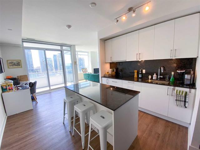 1107 - 576 Front St W