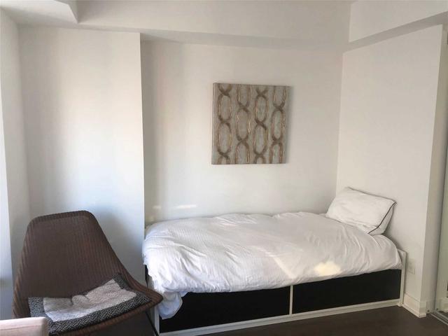 2412 - 155 Yorkville Ave