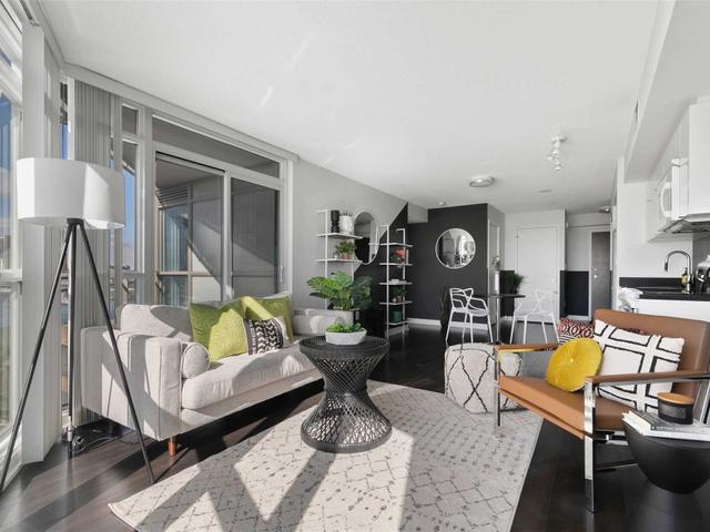 1209 - 21 Iceboat Terr