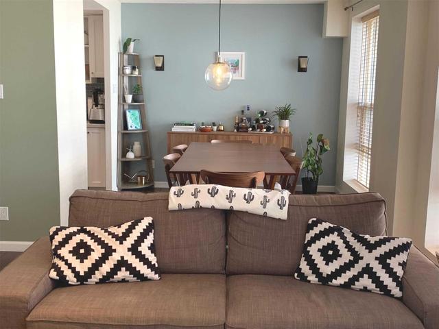 PH807 - 80 Charles St E