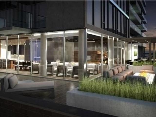 1002 - 111 Bathurst St