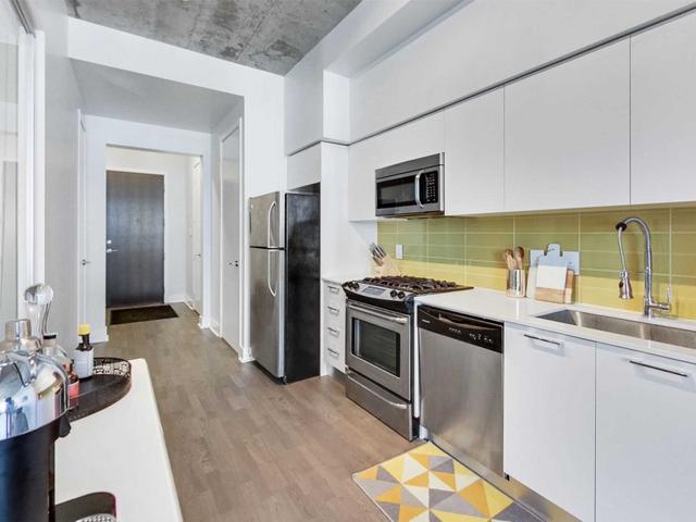 520 - 399 Adelaide St W