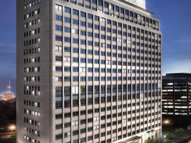 812 - 111 St Clair Ave W