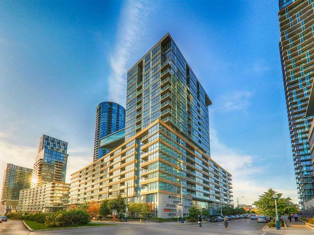 811 - 10 Capreol Crt