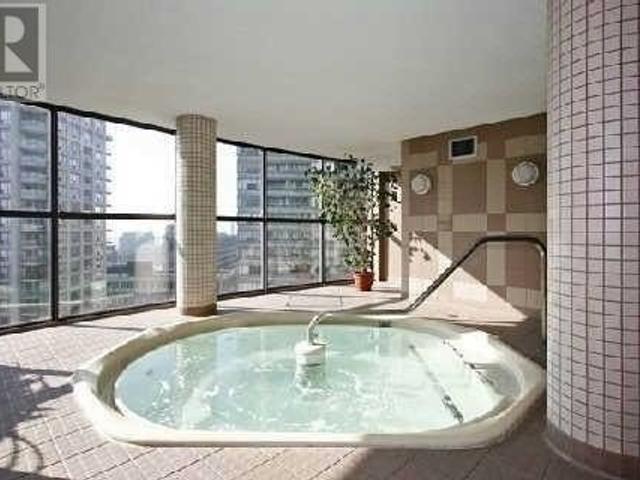1211 - 21 Wellesley St