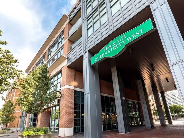 1608 - 1171 Queen St