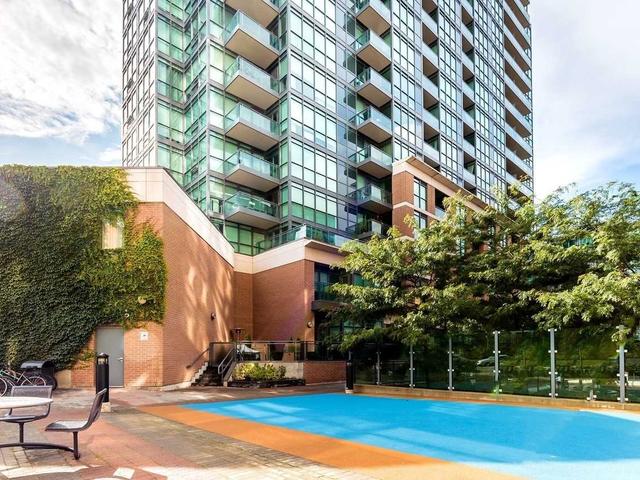 1608 - 1171 Queen St