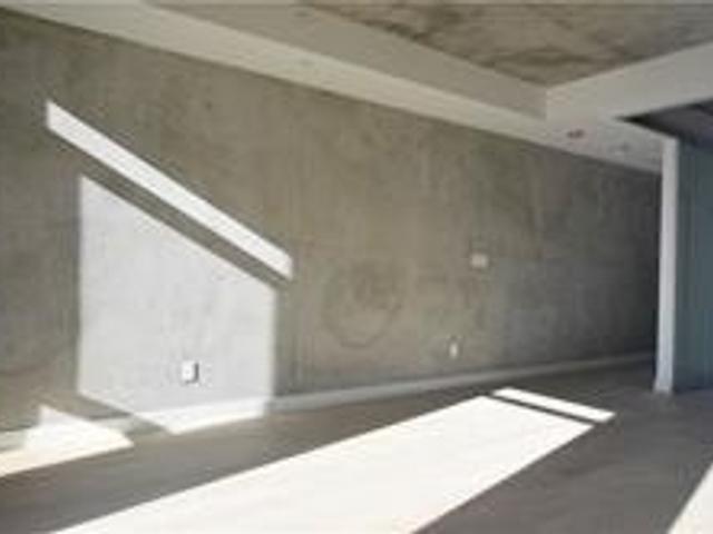 410 - 111 Bathurst St