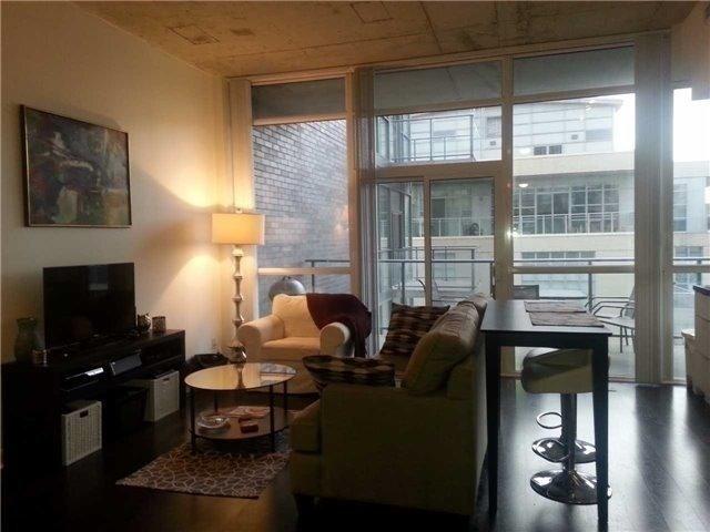 1102 - 478 King St W