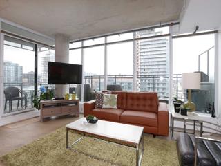 1204 - 318 King St E