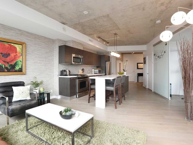 1204 - 318 King St E