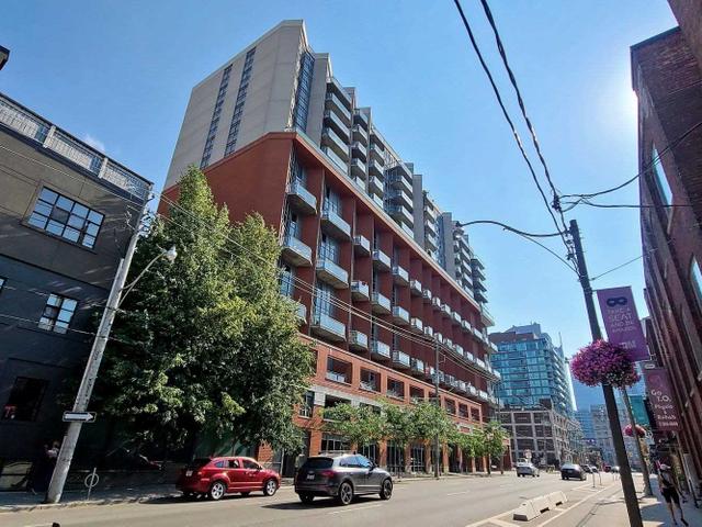 404 - 255 Richmond St E