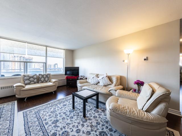 1512 - 10 Parkway Forest Dr