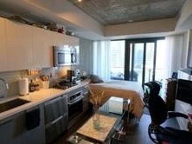 1905 - 224 King St W