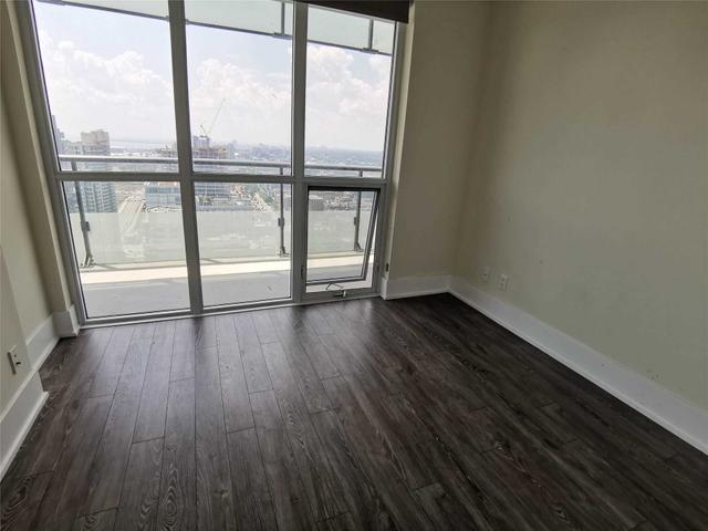 S3601 - 300 Front St W