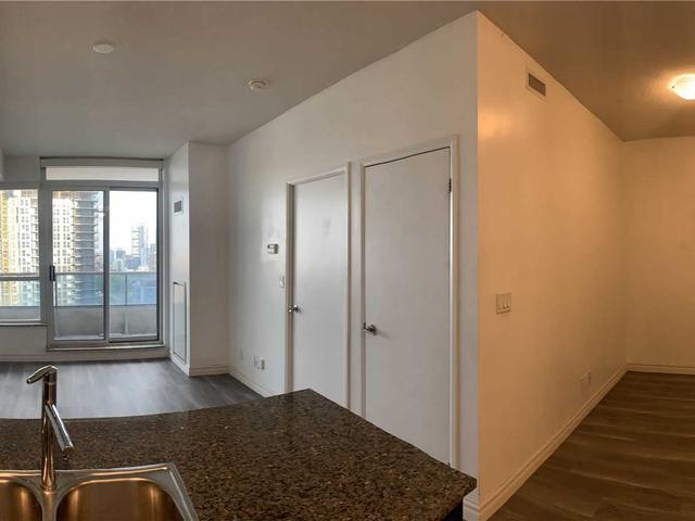 1806 - 500 Sherbourne St