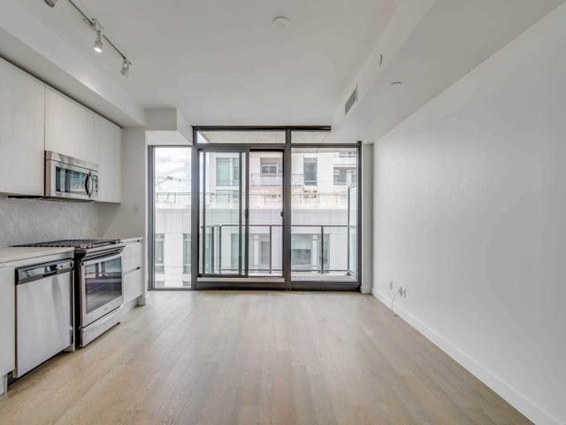 1310 - 111 Bathurst St