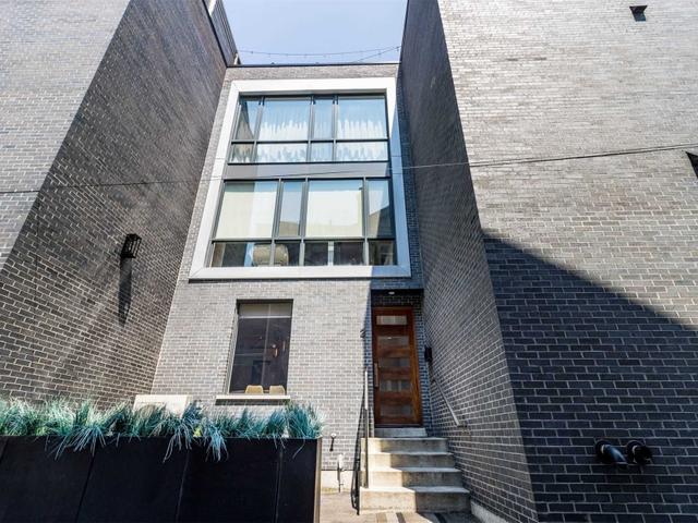 3 - 126 Spadina Rd