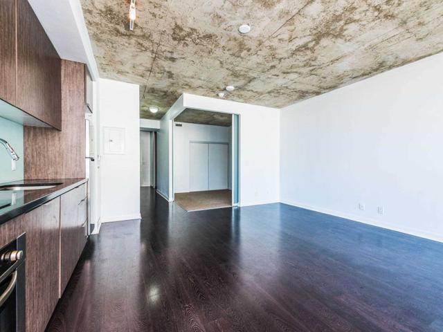 1003 - 478 King St W