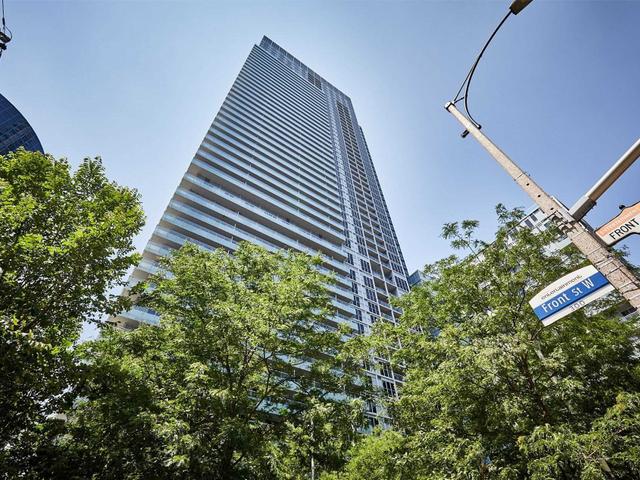 3807 - 300 Front St W