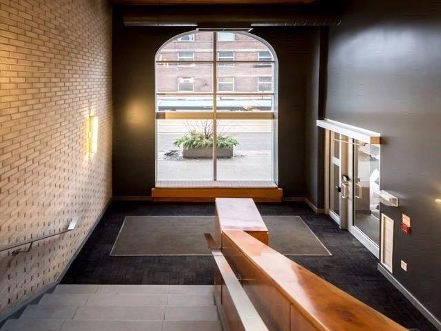 405 - 993 Queen St W