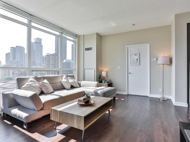 809 - 500 Sherbourne St