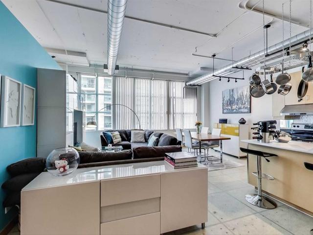 409 - 188 Eglinton Ave E