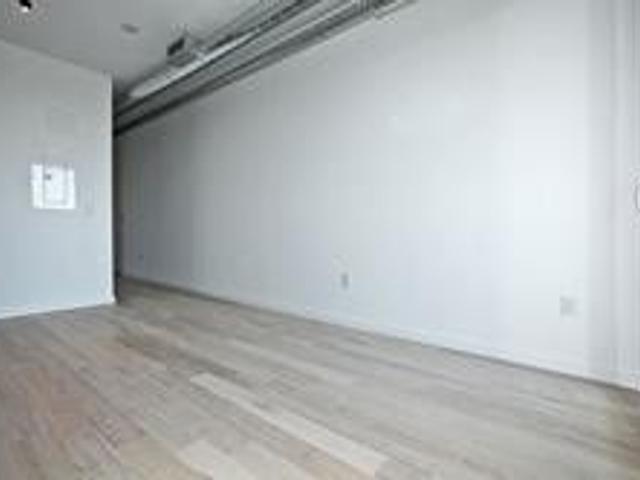 819 - 170 Bayview Ave