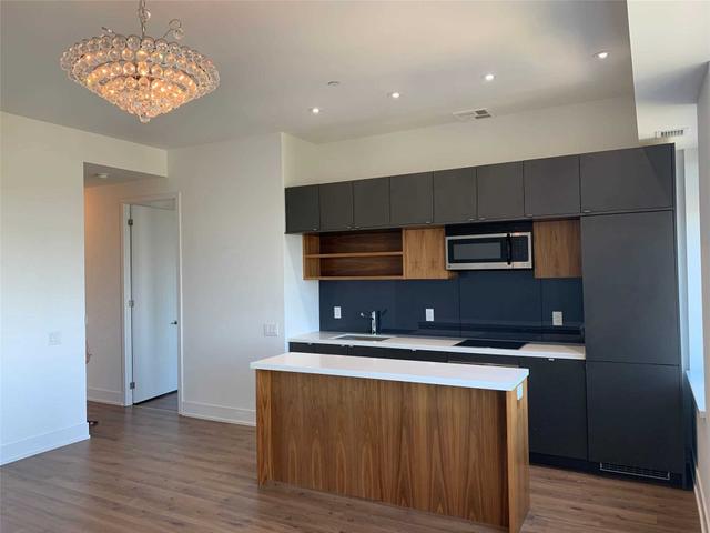 1605 - 111 St Clair Ave