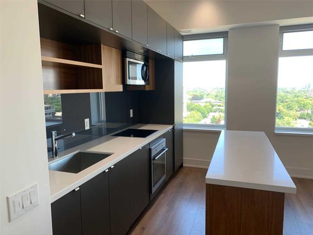 1605 - 111 St Clair Ave