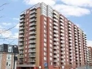 15 - 1369 Bloor St W