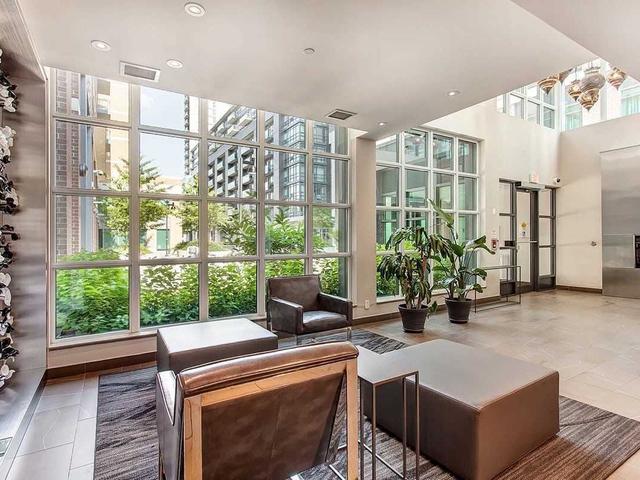 807 - 1171 Queen St W