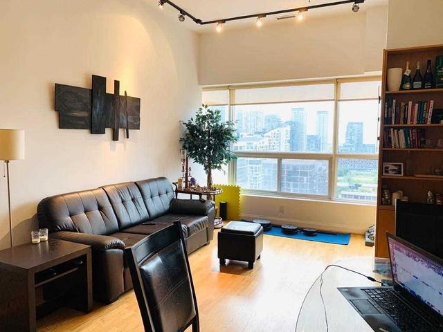 UPH15 - 700 King St W