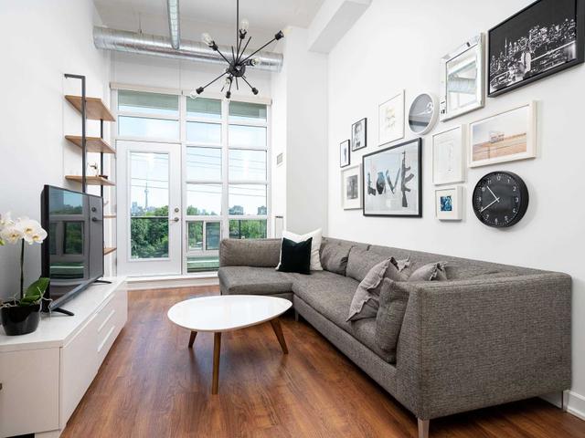 401 - 380 Macpherson Ave