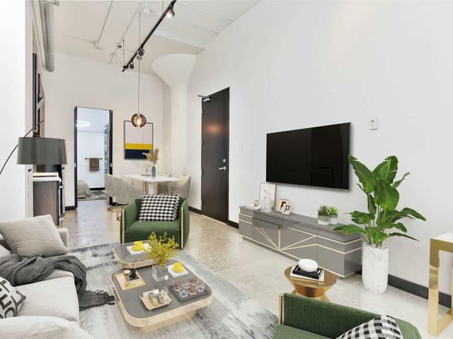 832 - 155 Dalhousie St