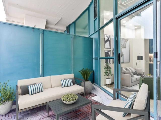 832 - 155 Dalhousie St