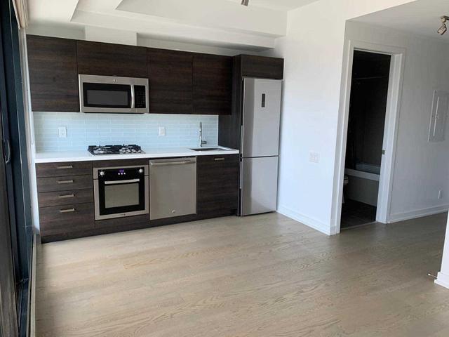 1004 - 11 Charlotte St