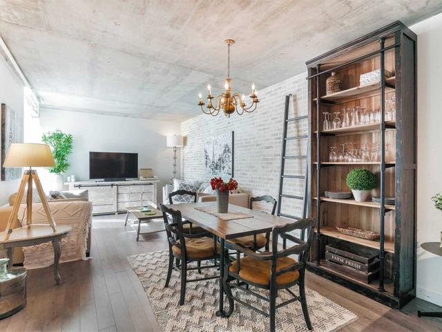 618 - 75 Portland St