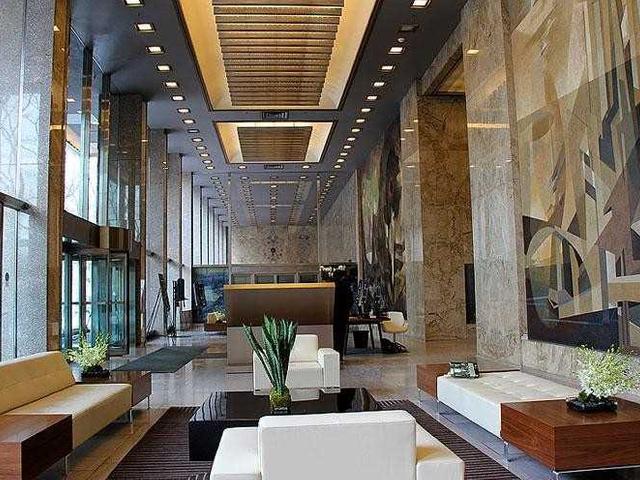 426 - 111 St Clair Ave W