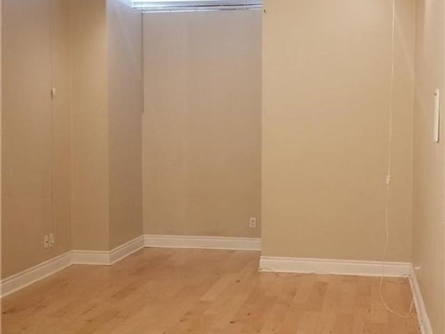 L02 - 73 Richmond St W