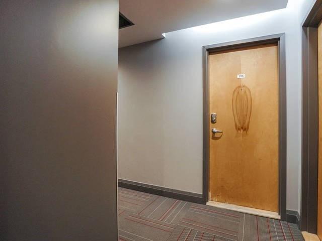 205 - 8 Wellesley St E