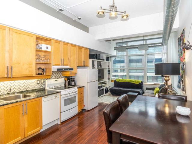 827 - 155 Dalhousie St