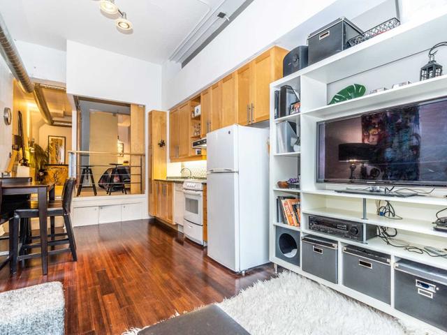 827 - 155 Dalhousie St